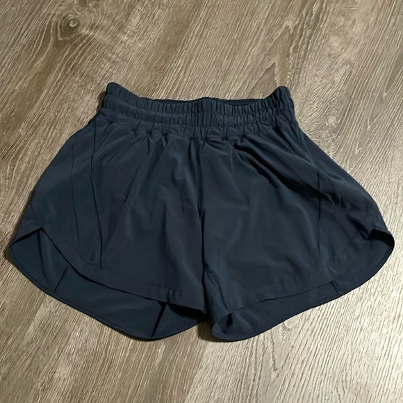 Lululemon Track That Short *5"
True Navy Size 4 - Picture 2 of 8